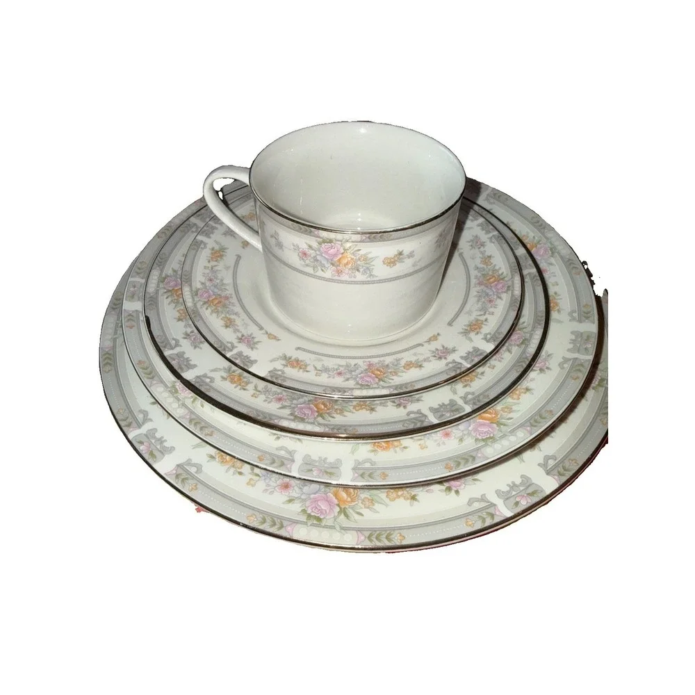 Regency Collection Fine China – Southampton Pattern – 5‑Piece Place Settings